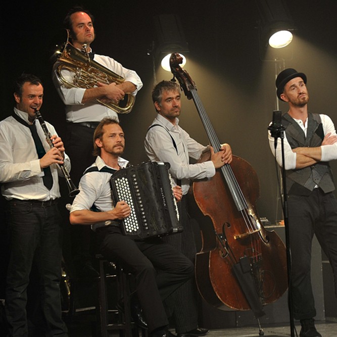 Les Fouteurs de Joie. Photos de scène.